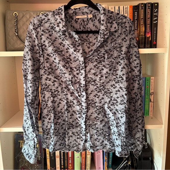 Halogen Blue and Black Floral Button Down Blouse Silk Blend Size Medium - Picture 1 of 7